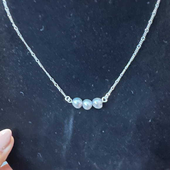 Elegant Silver Pearl Necklace - Picture 4 of 5